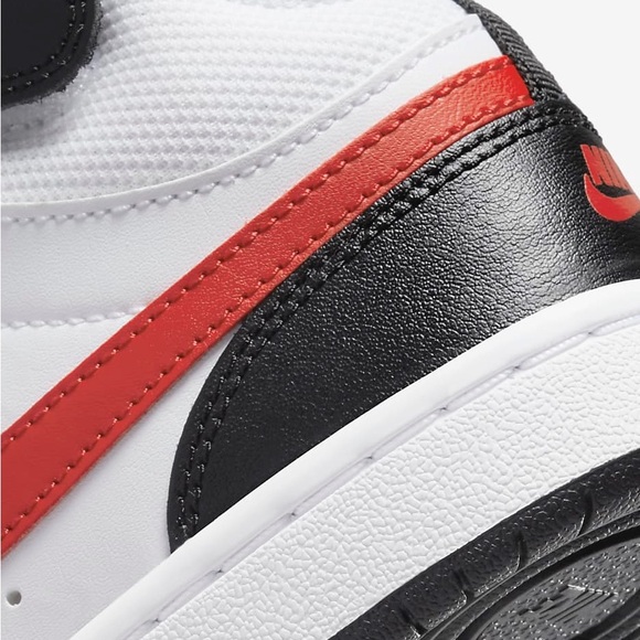 Nike Court Borough Mid 2 still in great Shape my son only used it like 2times - Picture 14 of 16